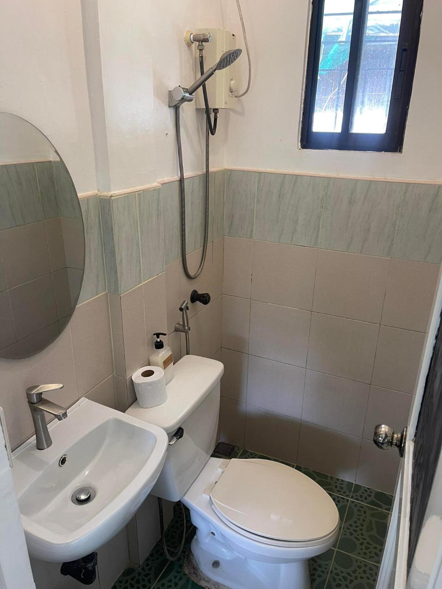 Canvas Inn, With Kitchen *