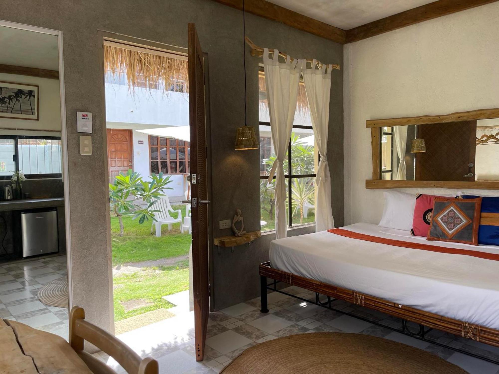 Bed & Breakfast Canvas Inn, With Kitchen Balabag (Boracay)