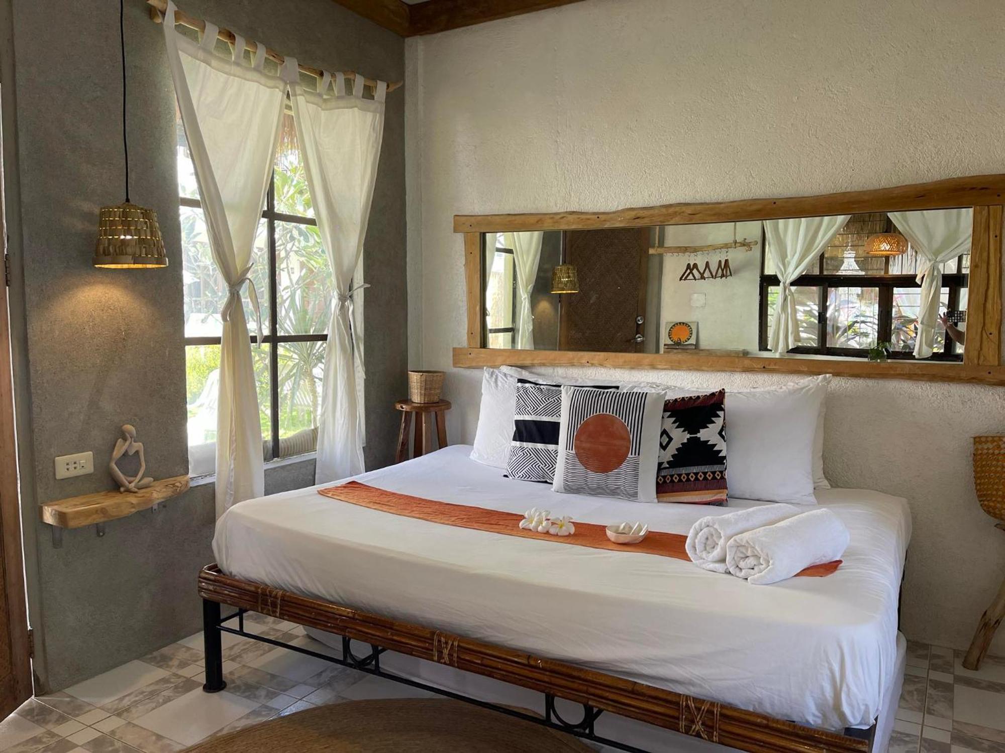 Canvas Inn, With Kitchen Balabag (Boracay)